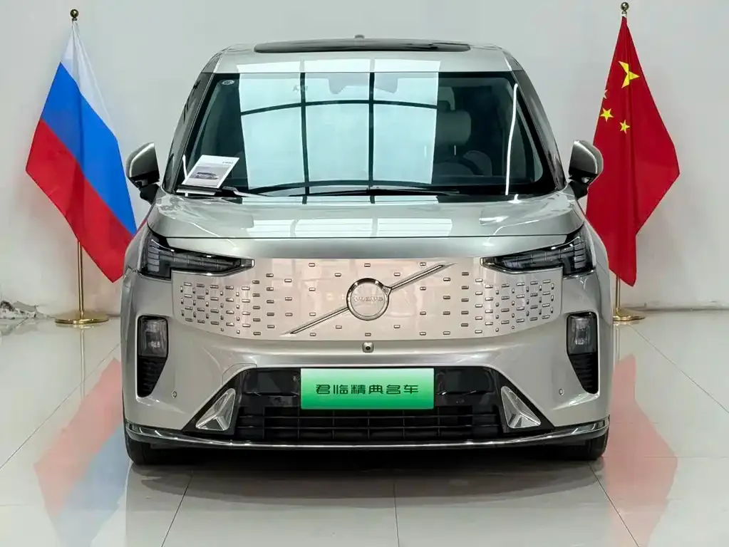 Volvo EM90 2024 из CN, фото 2
