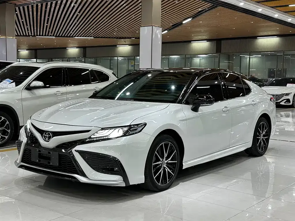 Toyota Camry 2022 из CN, фото 1