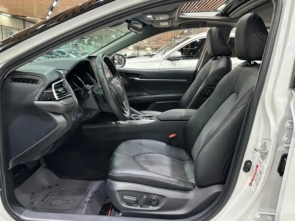 Toyota Camry 2022 из CN, фото 7