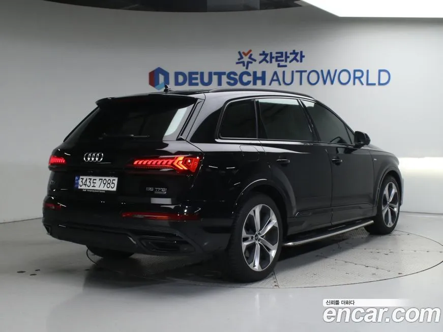 Audi Q7 2023 из KR, фото 2
