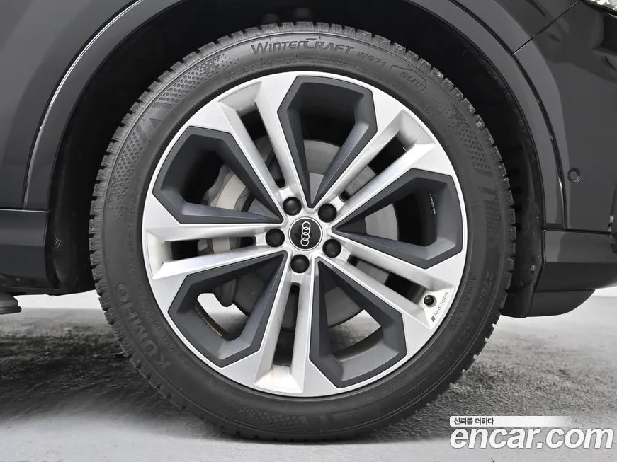 Audi Q7 2023 из KR, фото 5