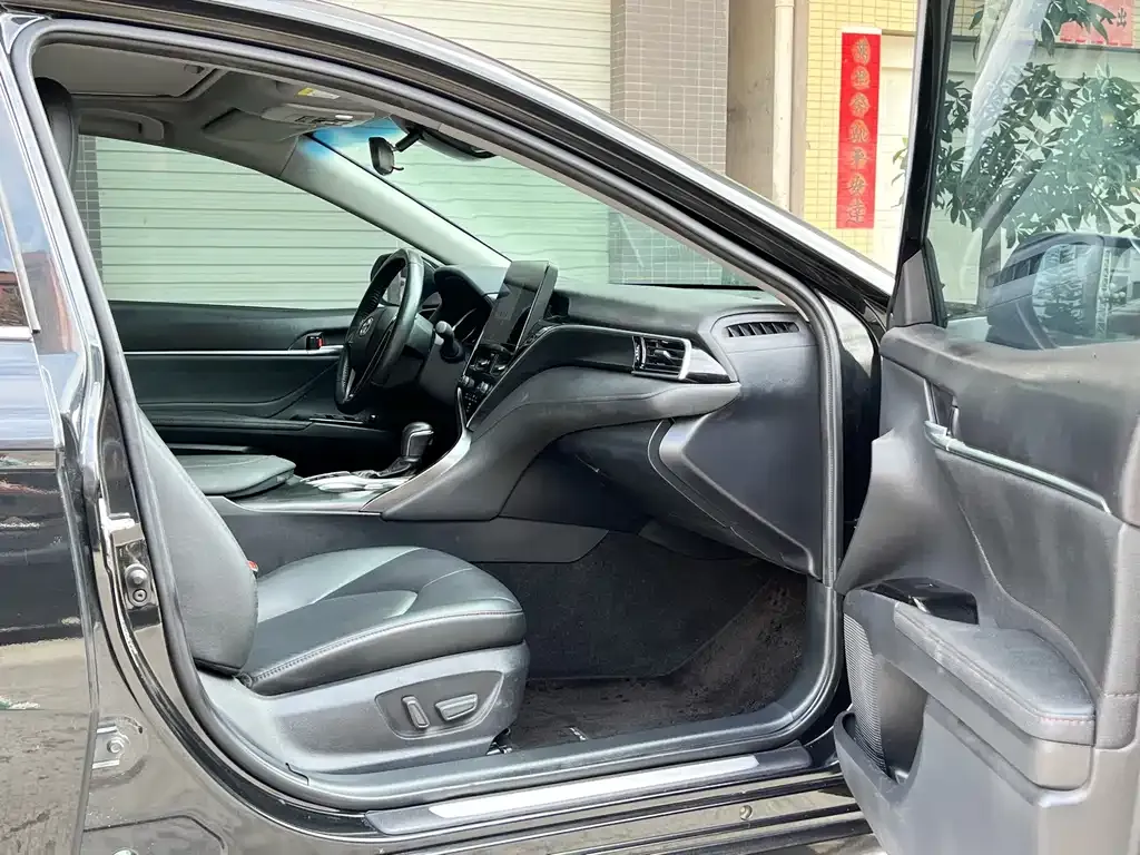 Toyota Camry 2023 из CN, фото 8