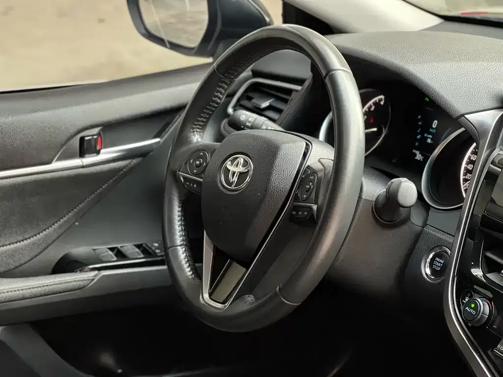 Toyota Camry 2023 из CN, фото 9