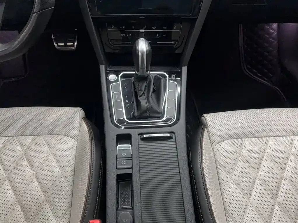 Volkswagen Magotan 2023 из CN, фото 9