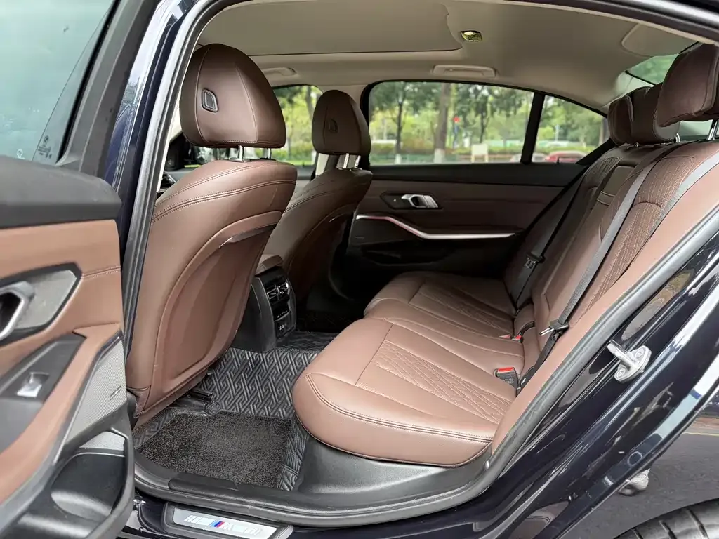 BMW 3 Series 2023 из CN, фото 10