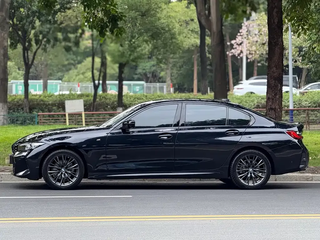 BMW 3 Series 2023 из CN, фото 7