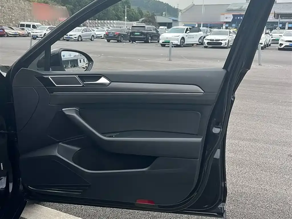 Volkswagen Magotan 2022 из CN, фото 10