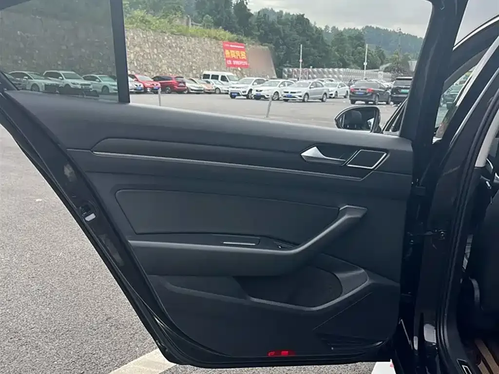 Volkswagen Magotan 2022 из CN, фото 6