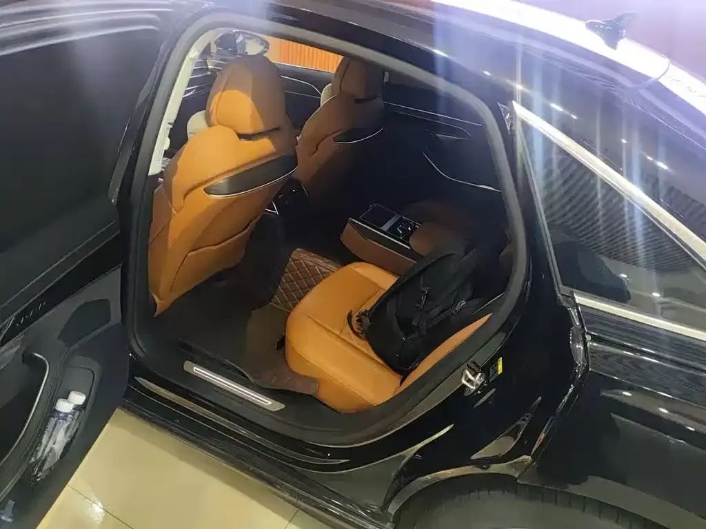 Audi A8 2023 из CN, фото 5