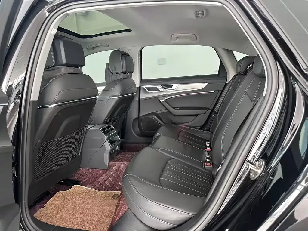 Audi A6L 2023 из CN, фото 7
