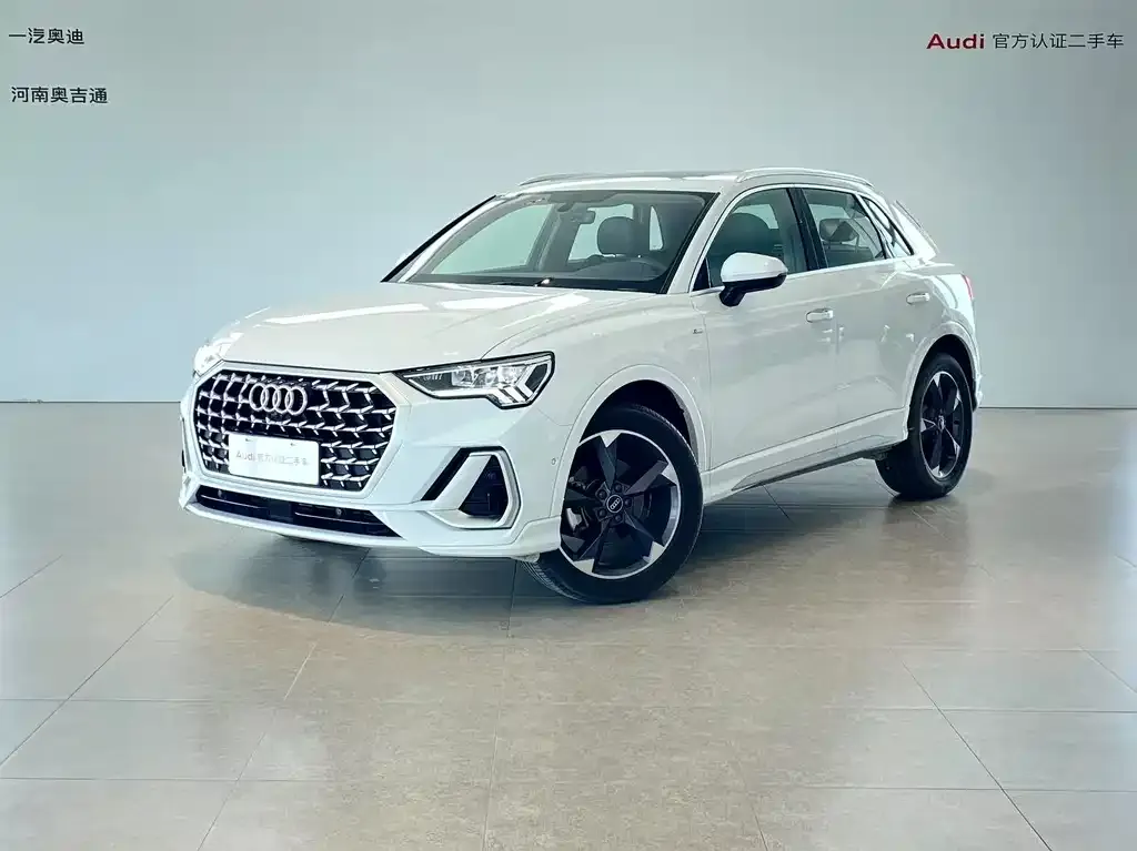 Audi Q3 — фото 1