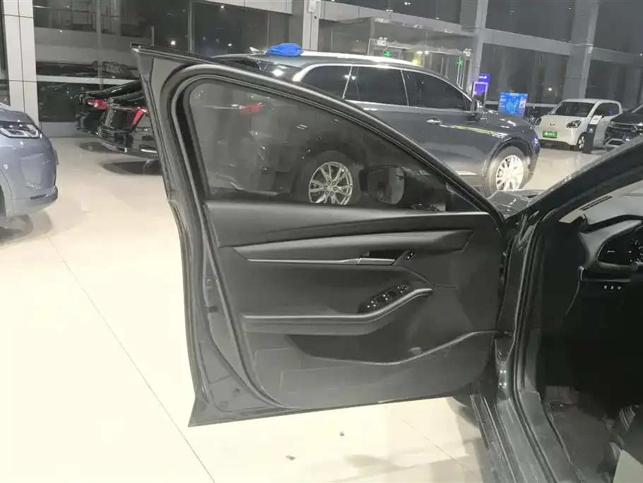 Mazda 3 Axela 2024 из CN, фото 7