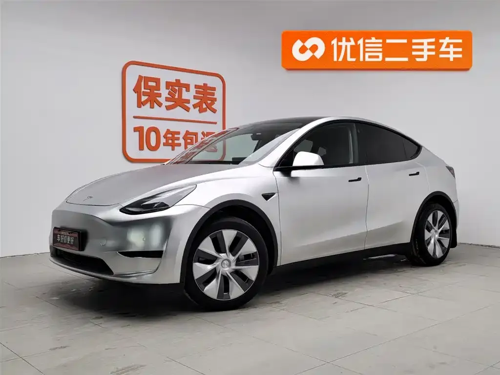 Tesla Model Y — фото 1