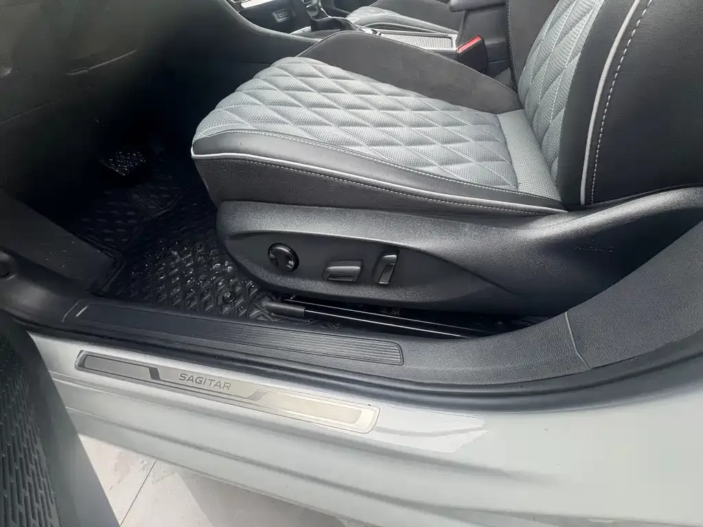 Volkswagen Sagitar 2024 из CN, фото 6