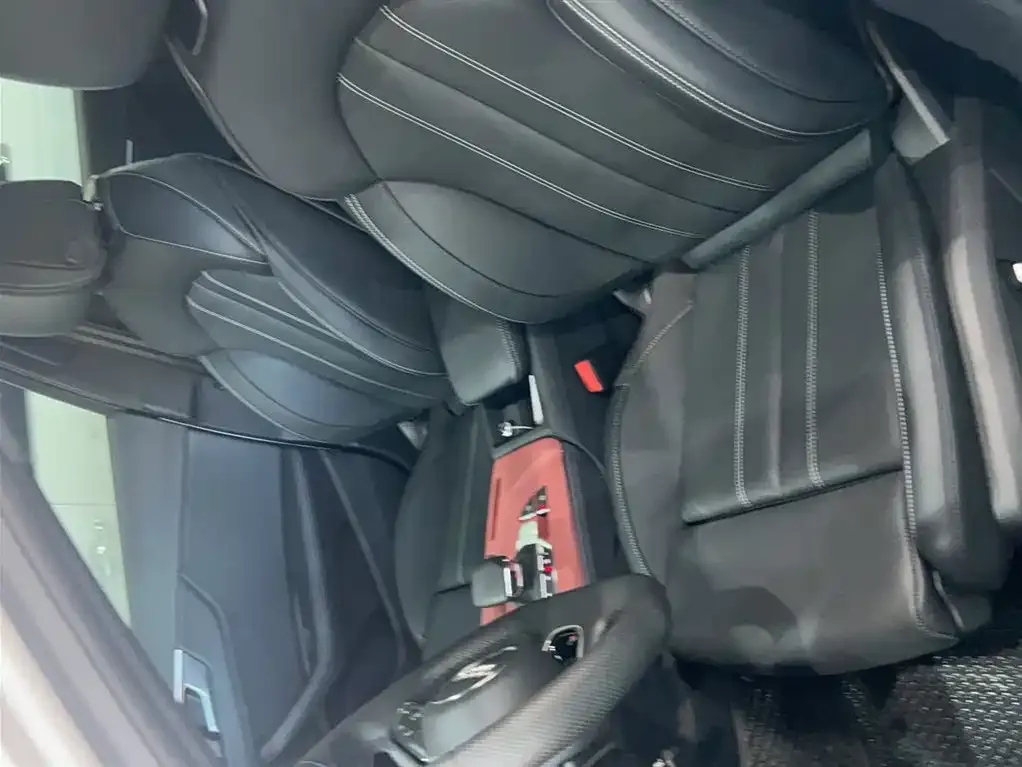 Audi A4L 2024 из CN, фото 8