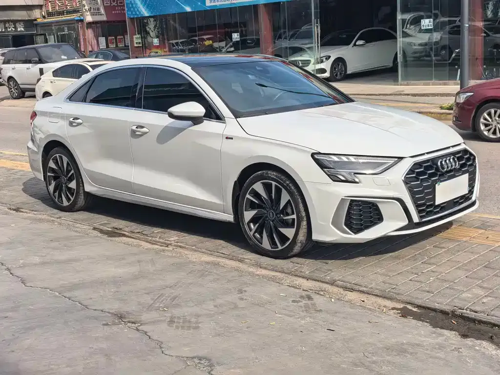 Audi A3 2023 из CN, фото 3