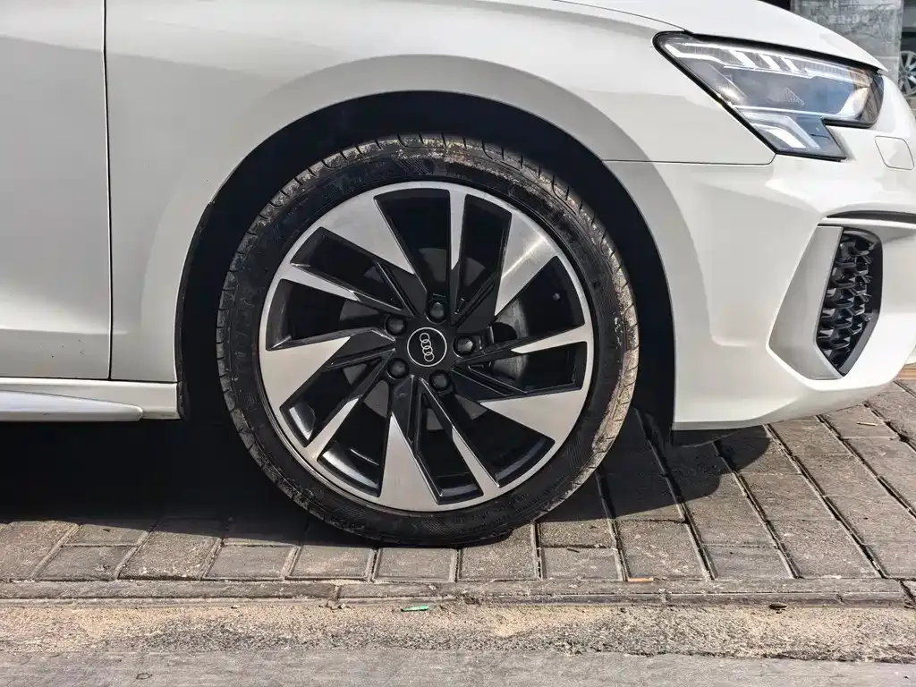 Audi A3 2023 из CN, фото 4