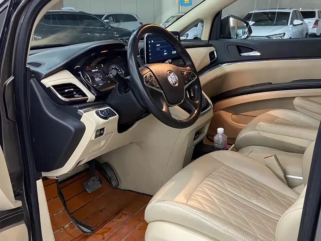 Buick GL8 2023 из CN, фото 4