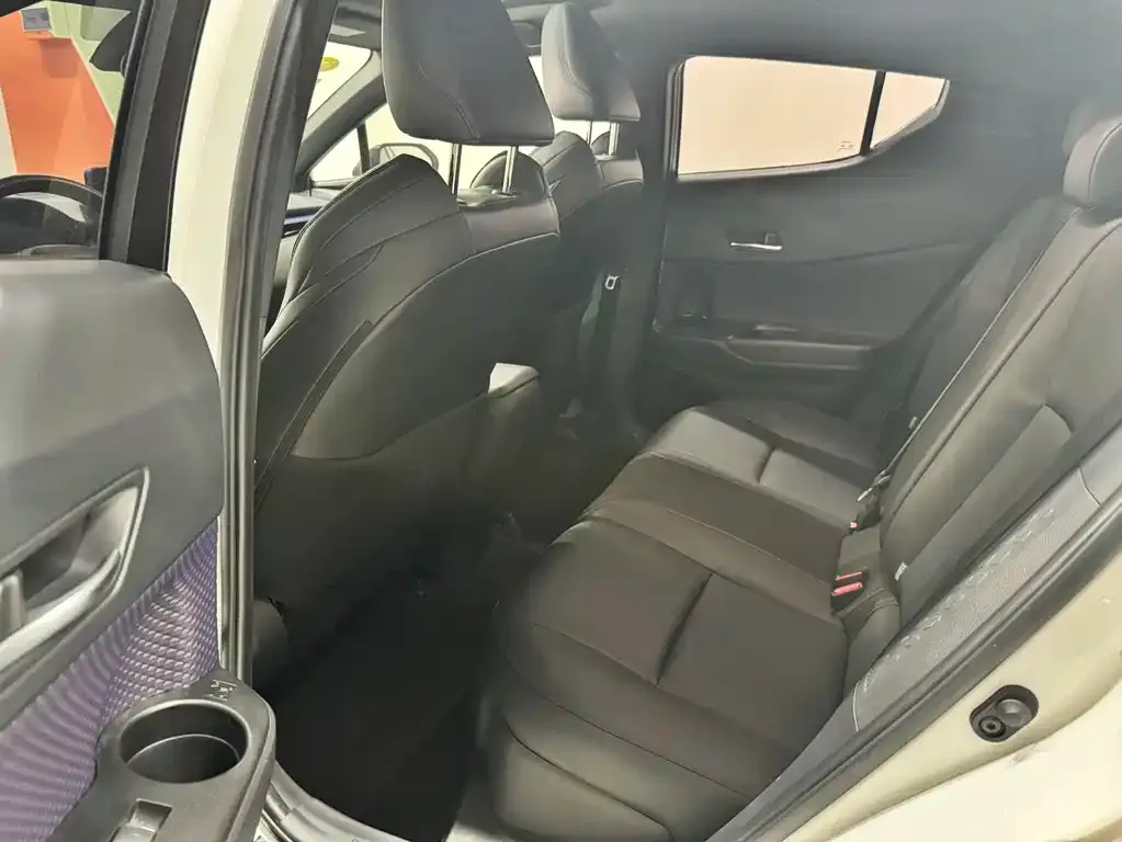Toyota C-HR 2021 из CN, фото 5