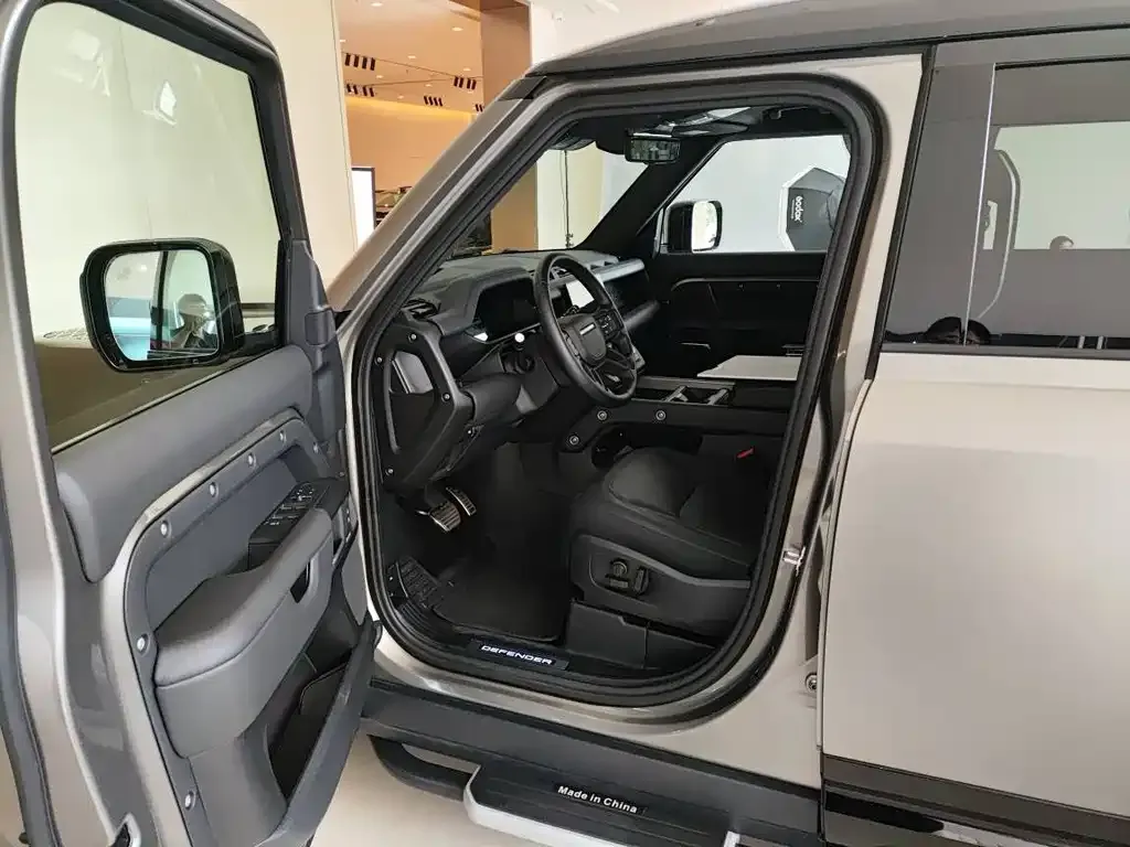 Land Rover Defender 2024 из CN, фото 3