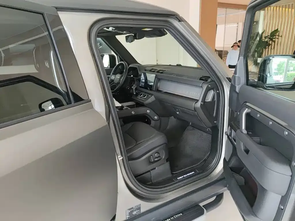 Land Rover Defender 2024 из CN, фото 5