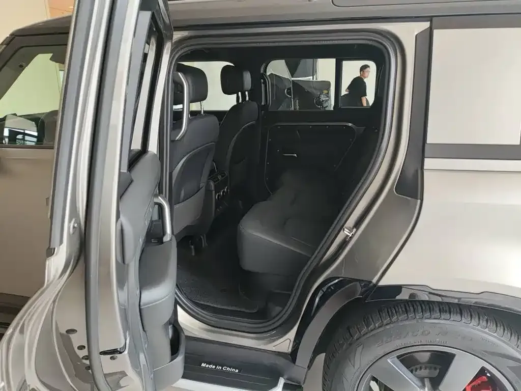 Land Rover Defender 2024 из CN, фото 6
