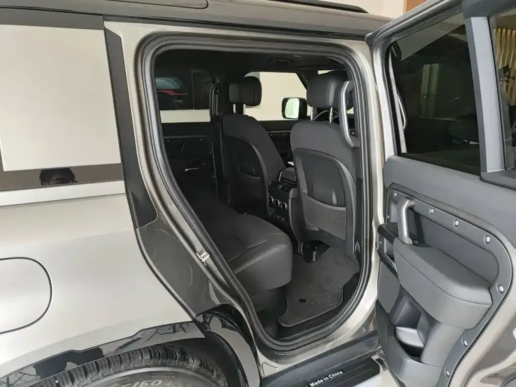 Land Rover Defender 2024 из CN, фото 7