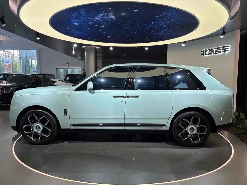 Rolls-Royce Cullinan 2024 из CN, фото 4
