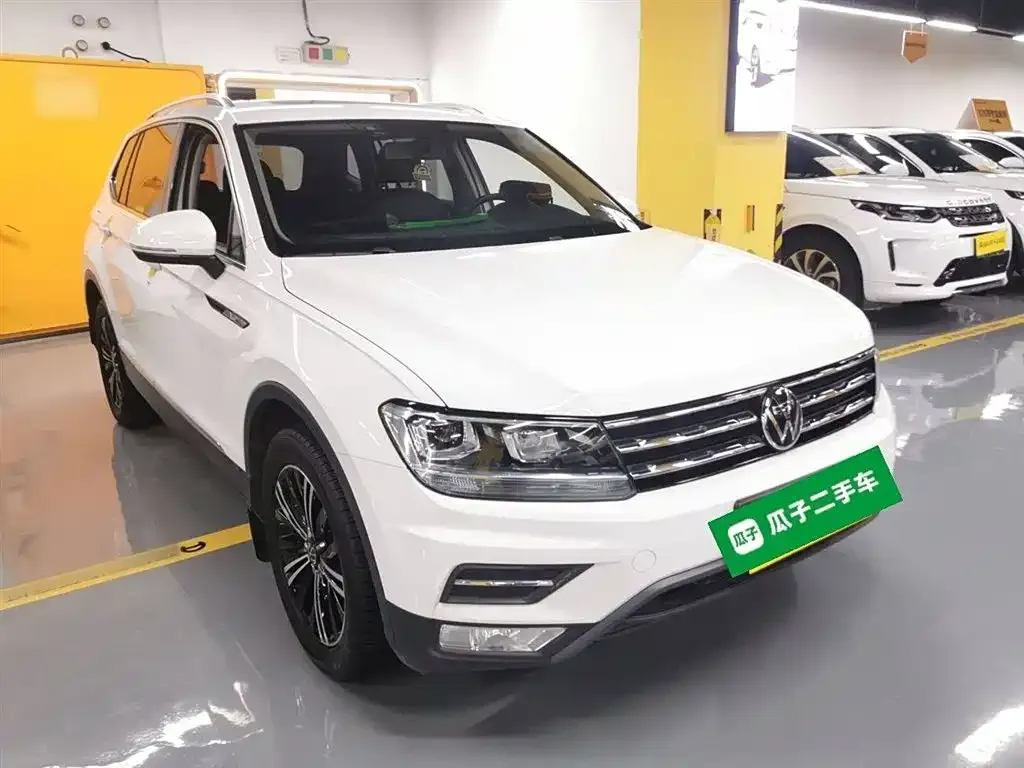 Volkswagen Tiguan L — фото 4
