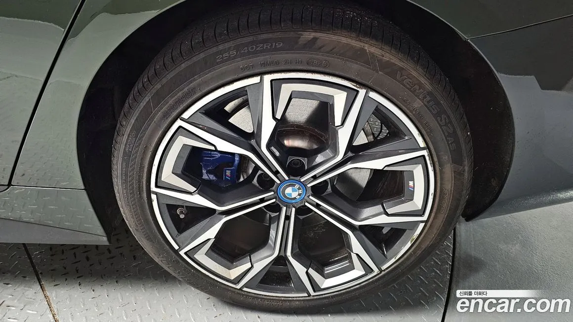 BMW i4 2022 из KR, фото 5