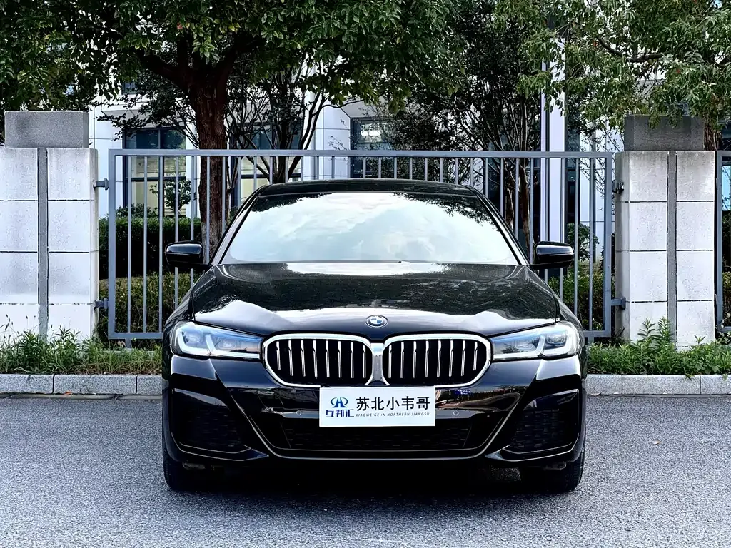 BMW 5 Series — фото 1