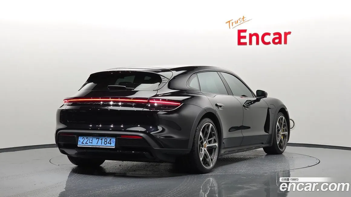 Porsche Taycan 2023 из KR, фото 2