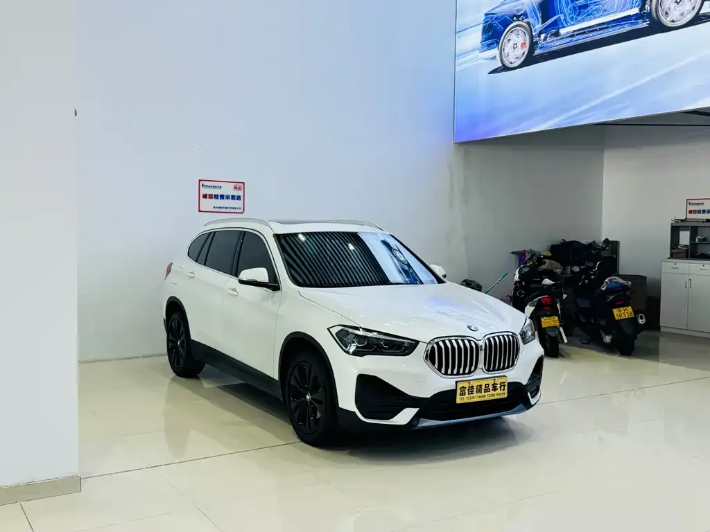 BMW X1 — фото 1