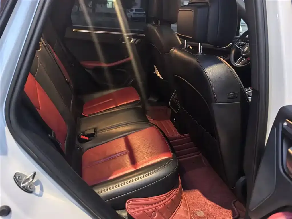 Porsche Macan 2021 из CN, фото 2