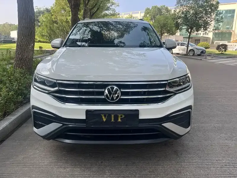Volkswagen Tiguan L 2022 из CN, фото 2