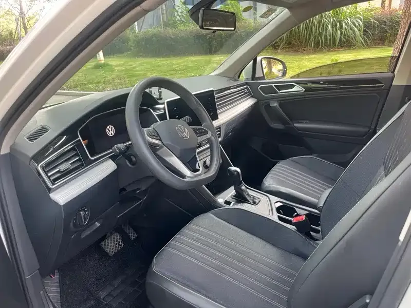 Volkswagen Tiguan L 2022 из CN, фото 3