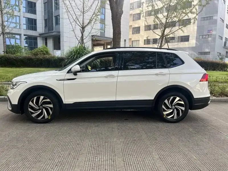 Volkswagen Tiguan L 2022 из CN, фото 7