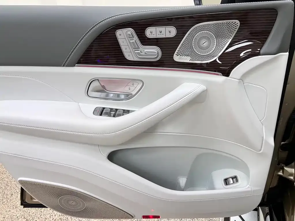 Mercedes-Benz GLS 2024 из CN, фото 8