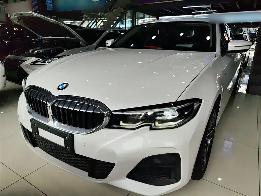 BMW 3 Series 2022 из CN, фото 2