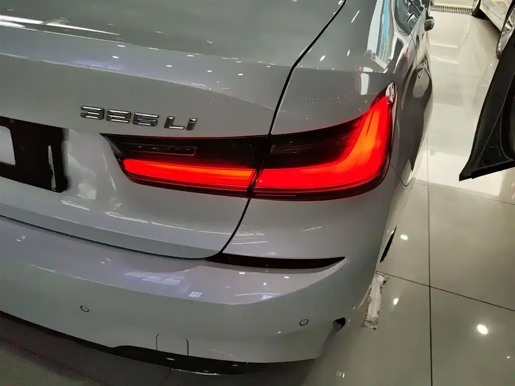 BMW 3 Series 2022 из CN, фото 8