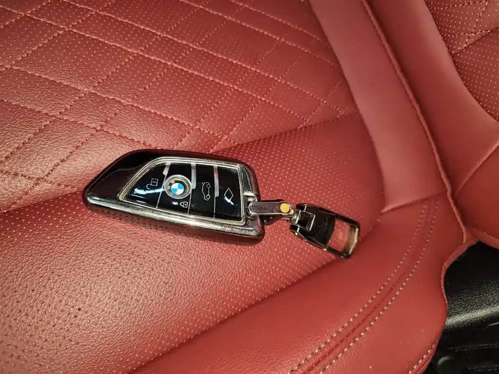 BMW 3 Series 2022 из CN, фото 9