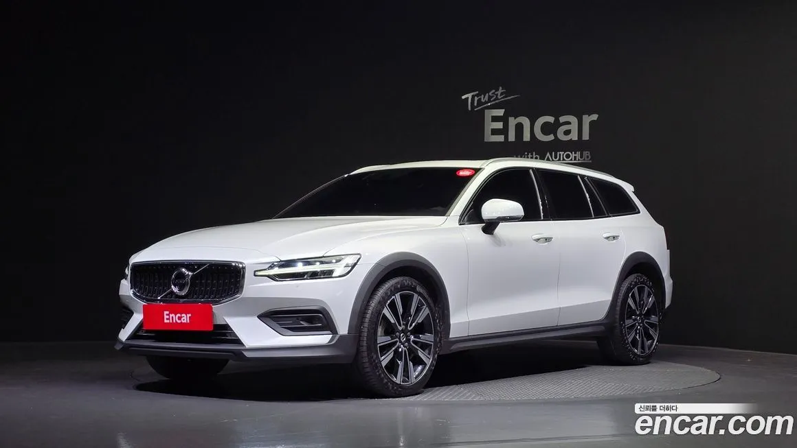 Volvo V60 2022 из KR, фото 1