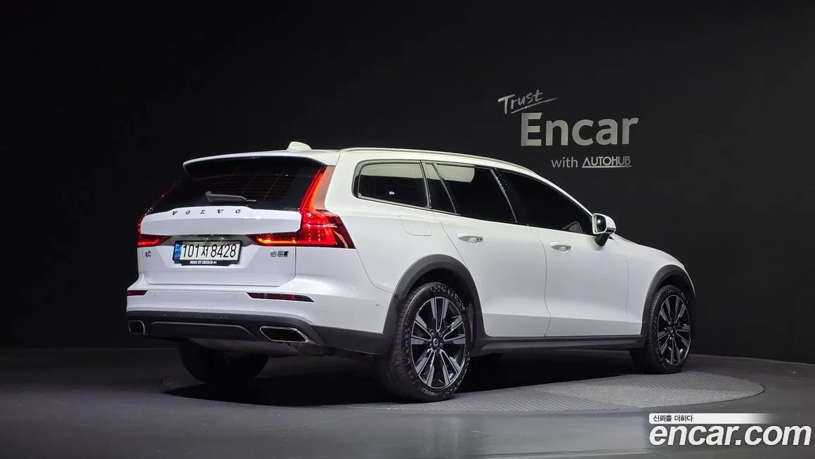 Volvo V60 2022 из KR, фото 2
