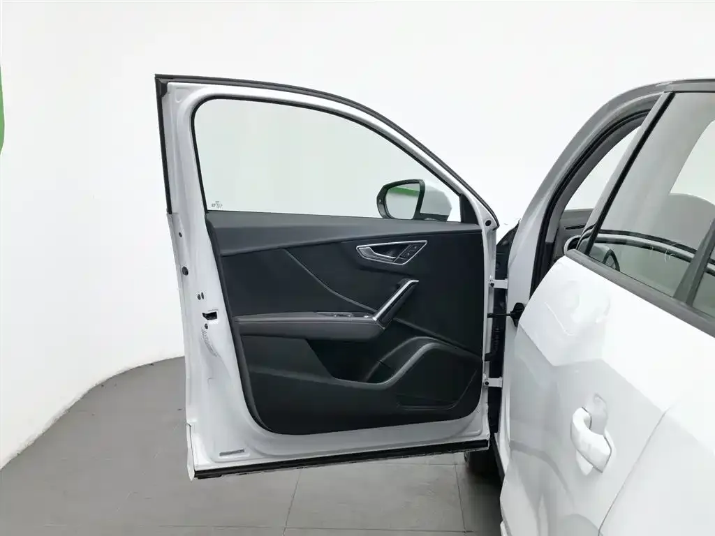 Audi Q2L 2021 из CN, фото 8