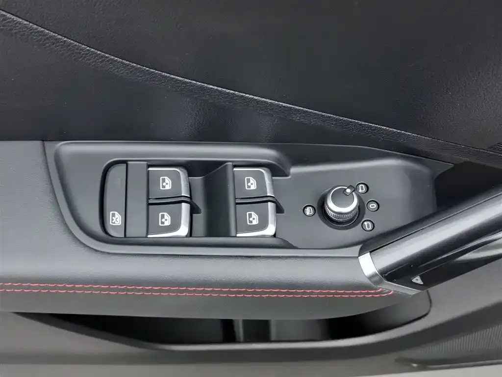 Audi Q2L 2021 из CN, фото 9