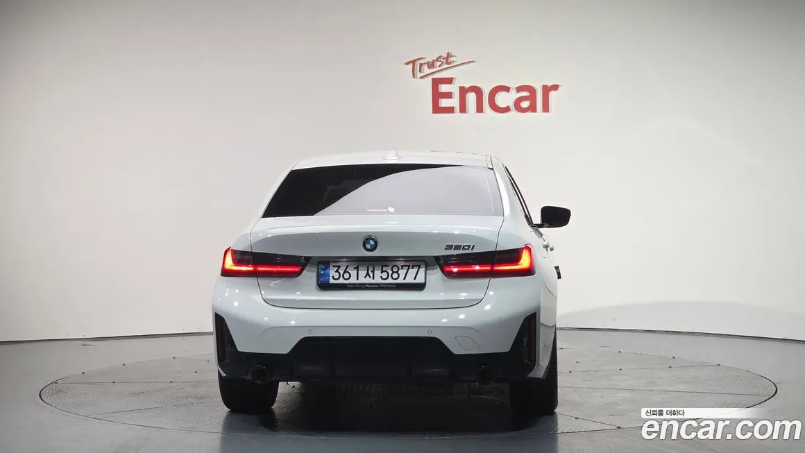 BMW 3-Series 2024 из KR, фото 4
