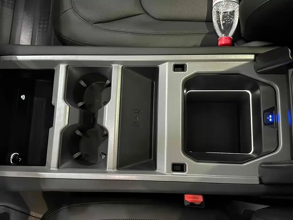 Land Rover Defender 2025 из CN, фото 10
