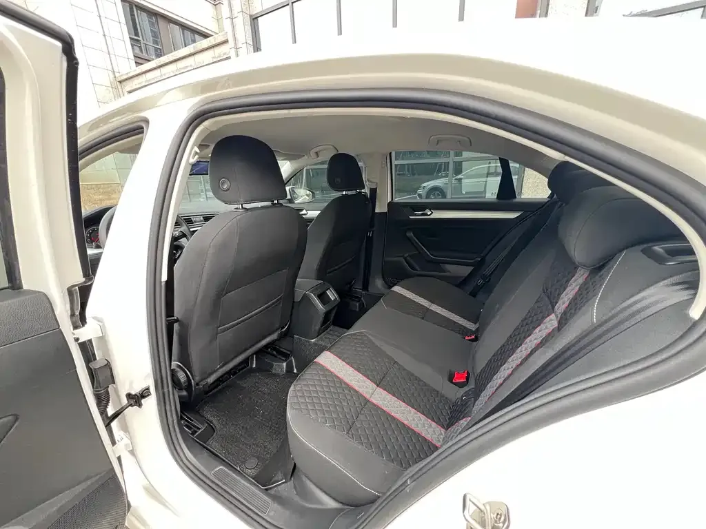 Volkswagen Lamando 2021 из CN, фото 10