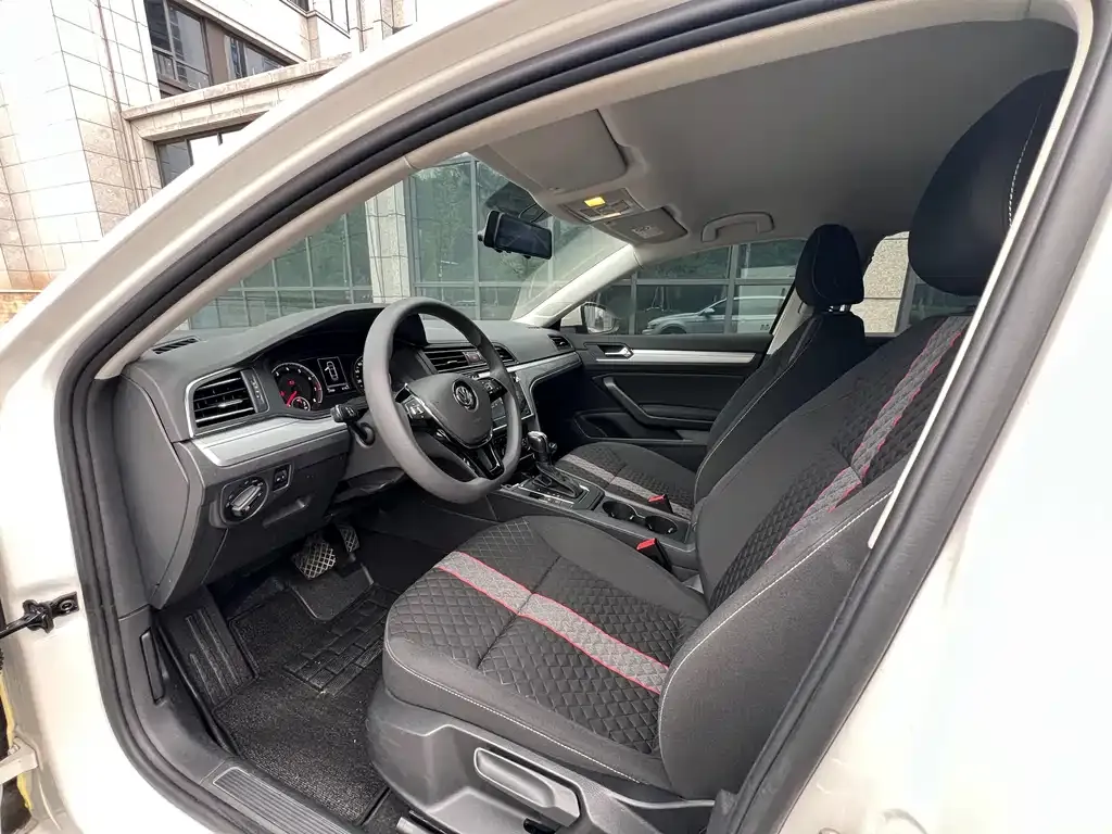 Volkswagen Lamando 2021 из CN, фото 9