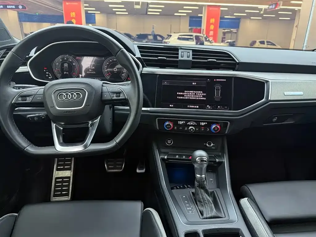 Audi Q3 — фото 10